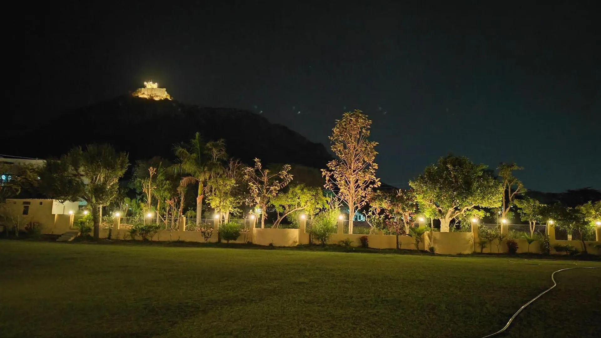 Hotel The Rajshahi Vilas Udaipur